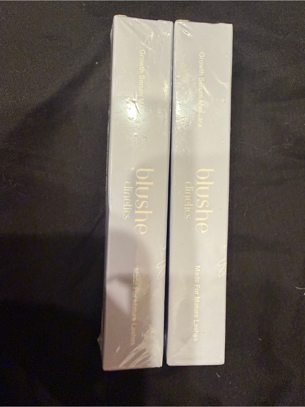 Black Mascara — Volumizing Lash Boost - Picture 4 of 6